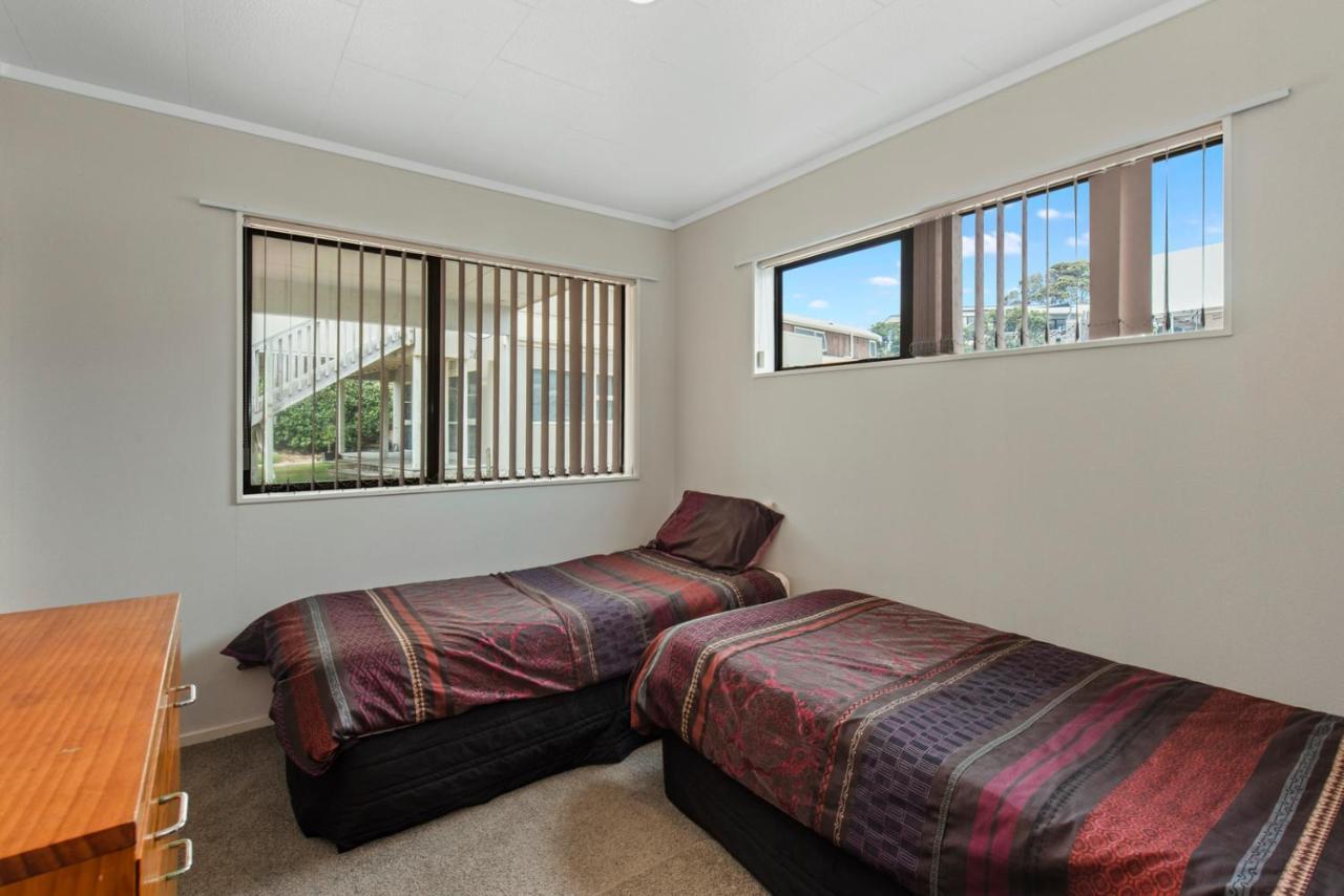 Oceanside Bach - Mount Maunganui Holiday Home Kültér fotó
